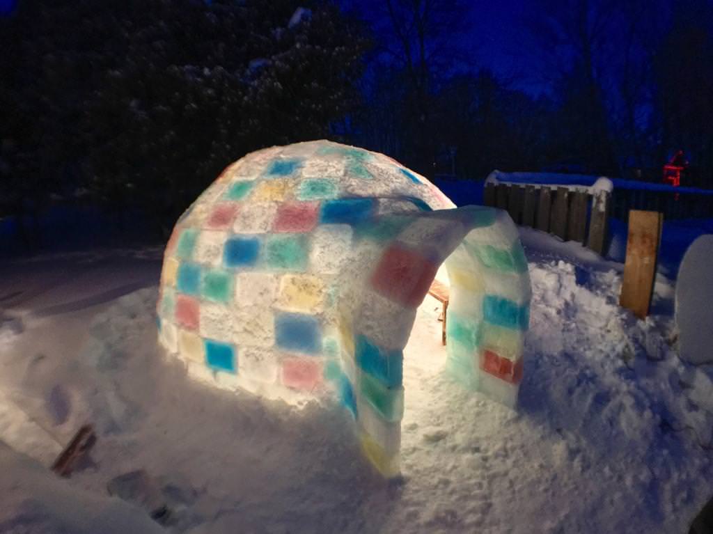 build an igloo