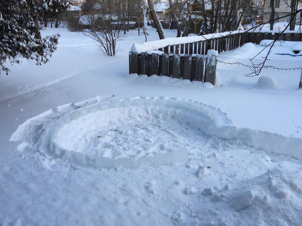 build an igloo