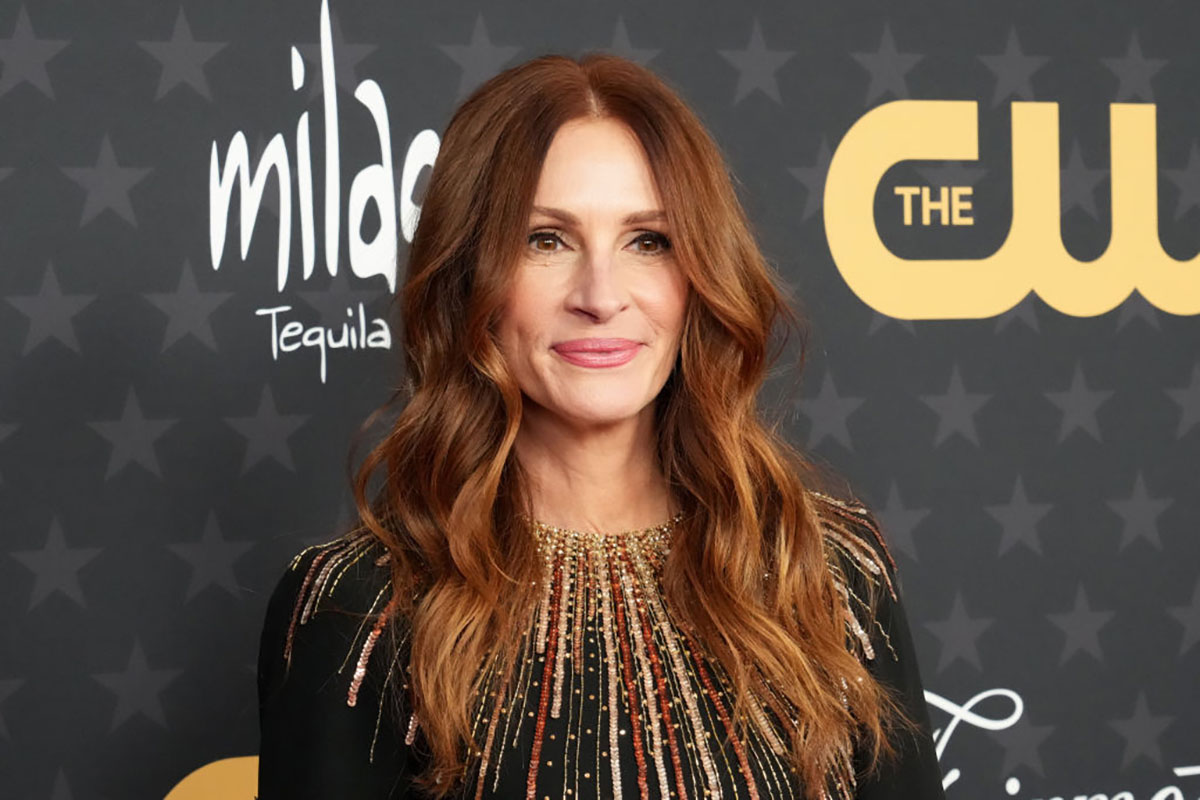 julia-roberts-on-running-wild-bear-grylls