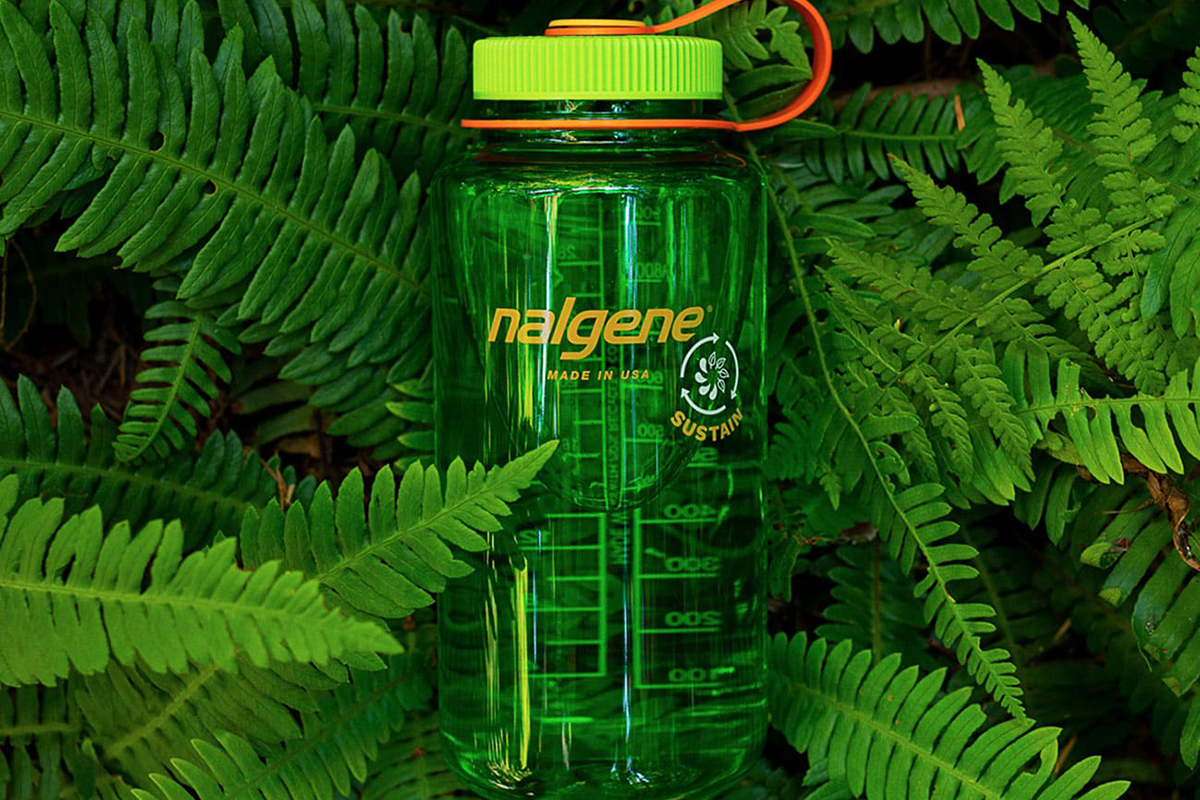 Product-Spotlight-Nalgene-Wide-Mouth-Water-Bottle-and-Carrier