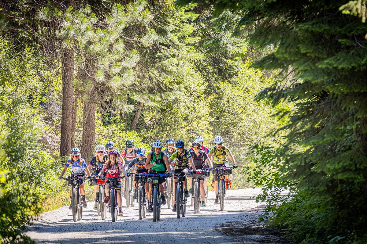 girls-in-mountain-biking