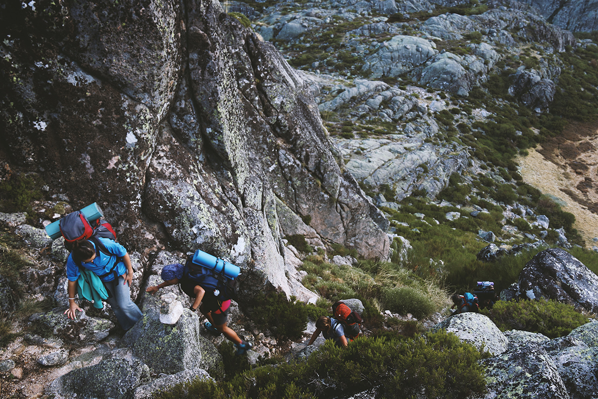 hiking-snacks-to-keep-your-stomach-happy