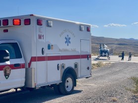 Death Valley man burns feet on sand